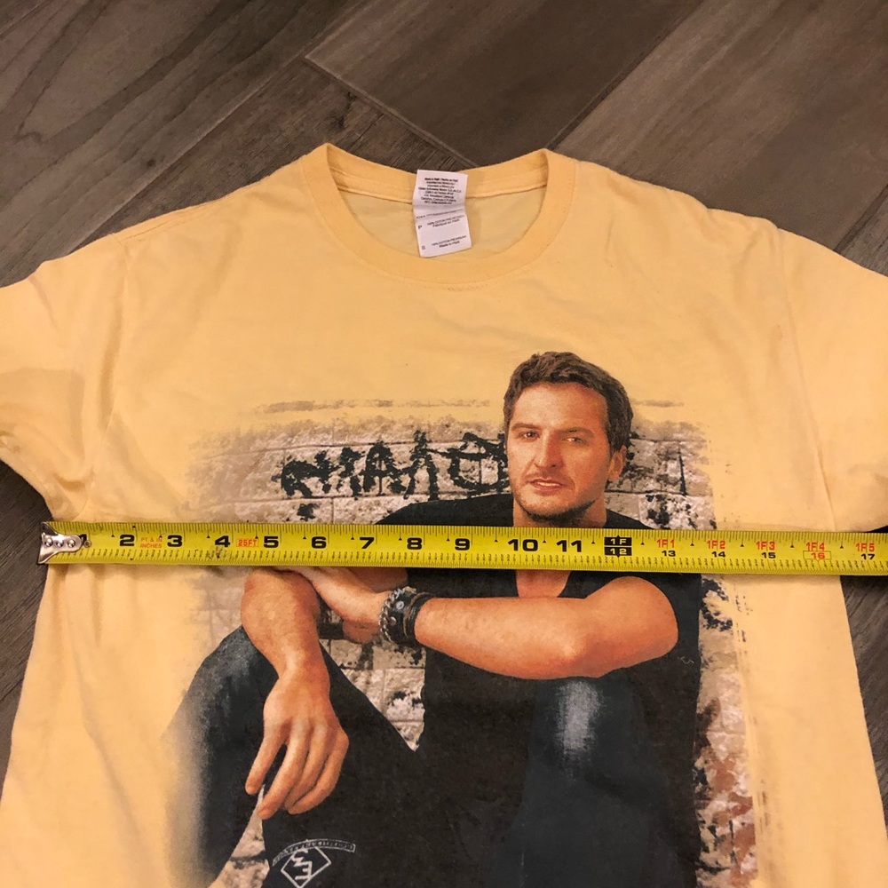 Luke Bryan - Picture 5 of 7
